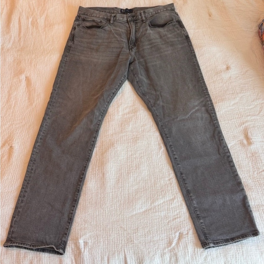 GAP Men's Classic Gray Straight Jeans 36W X 32L